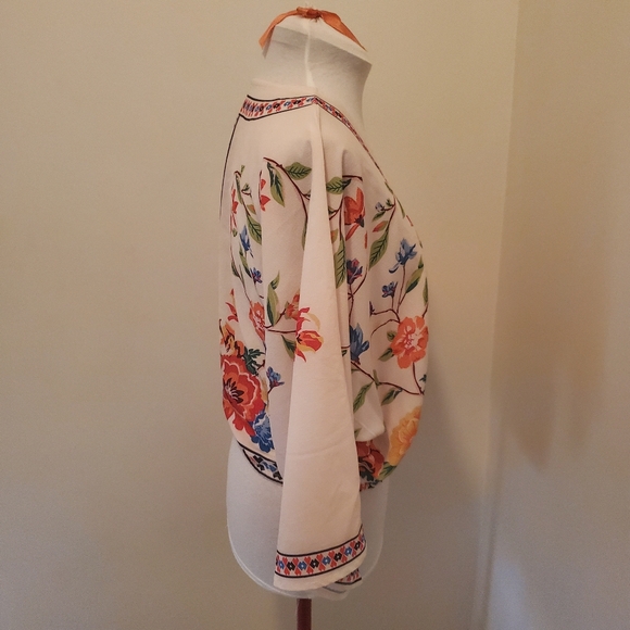Retro 70's Style Floral Top Size - Small - Picture 3 of 4